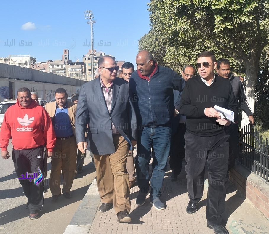 محافظ الفيوم يتفقد أعمال تطوير ممرات الطرق والأرصفة.. صور