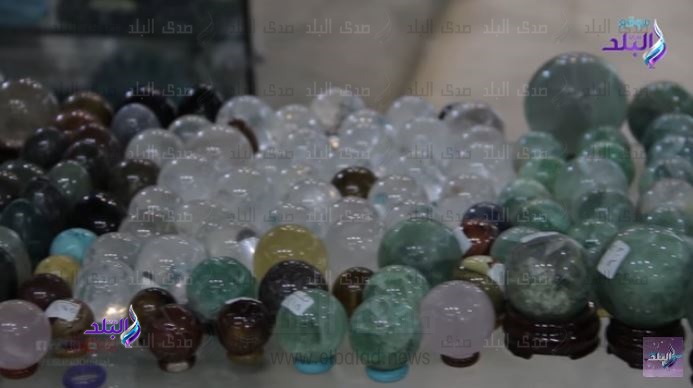 أحجار طبيعية