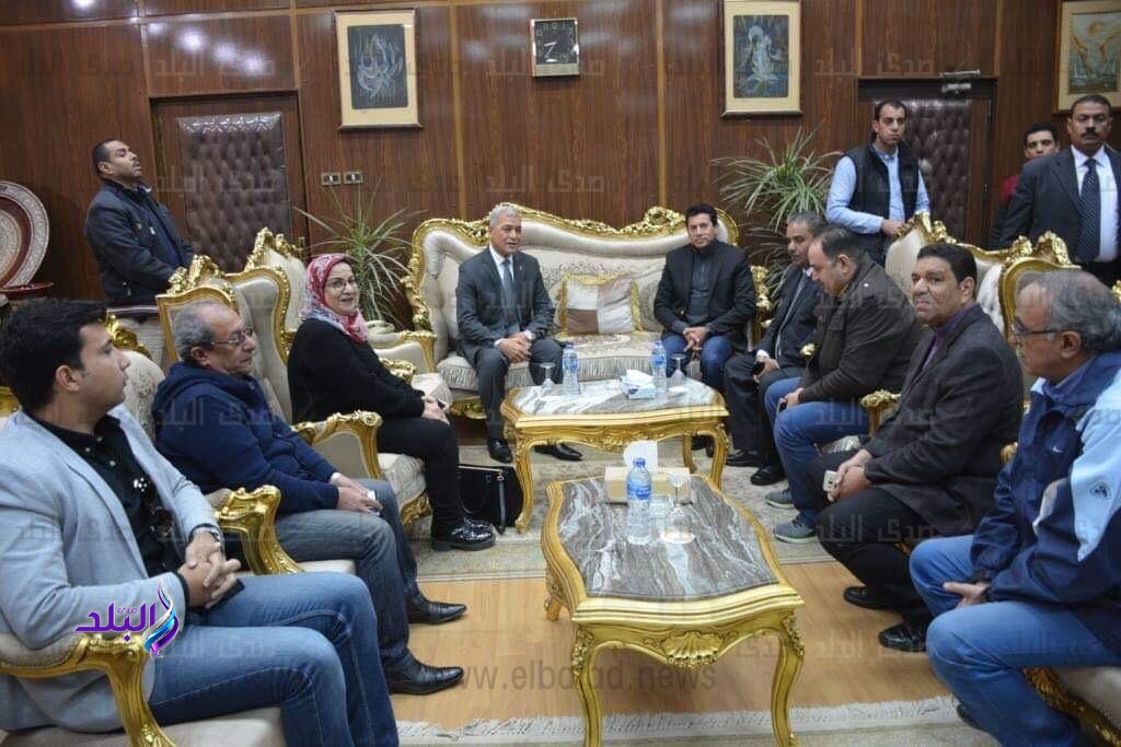 جانب من جلسة الوزير 