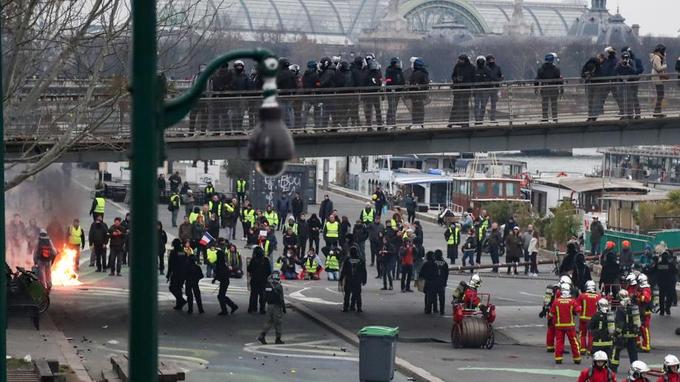 احتجاجات السترات الصفراء في فرنسا