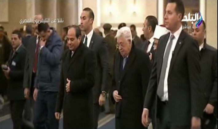 الرئيس السيسي ونظيره أبو مازن 