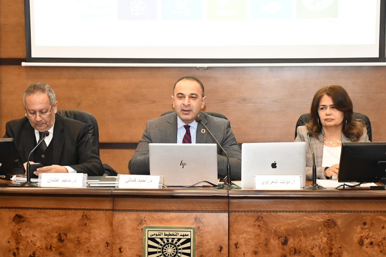 جانب من الورشة 