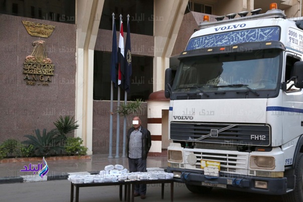 إحباط محاولة تهريب 915 طربة حشيش عبر ميناء نويبع البحري