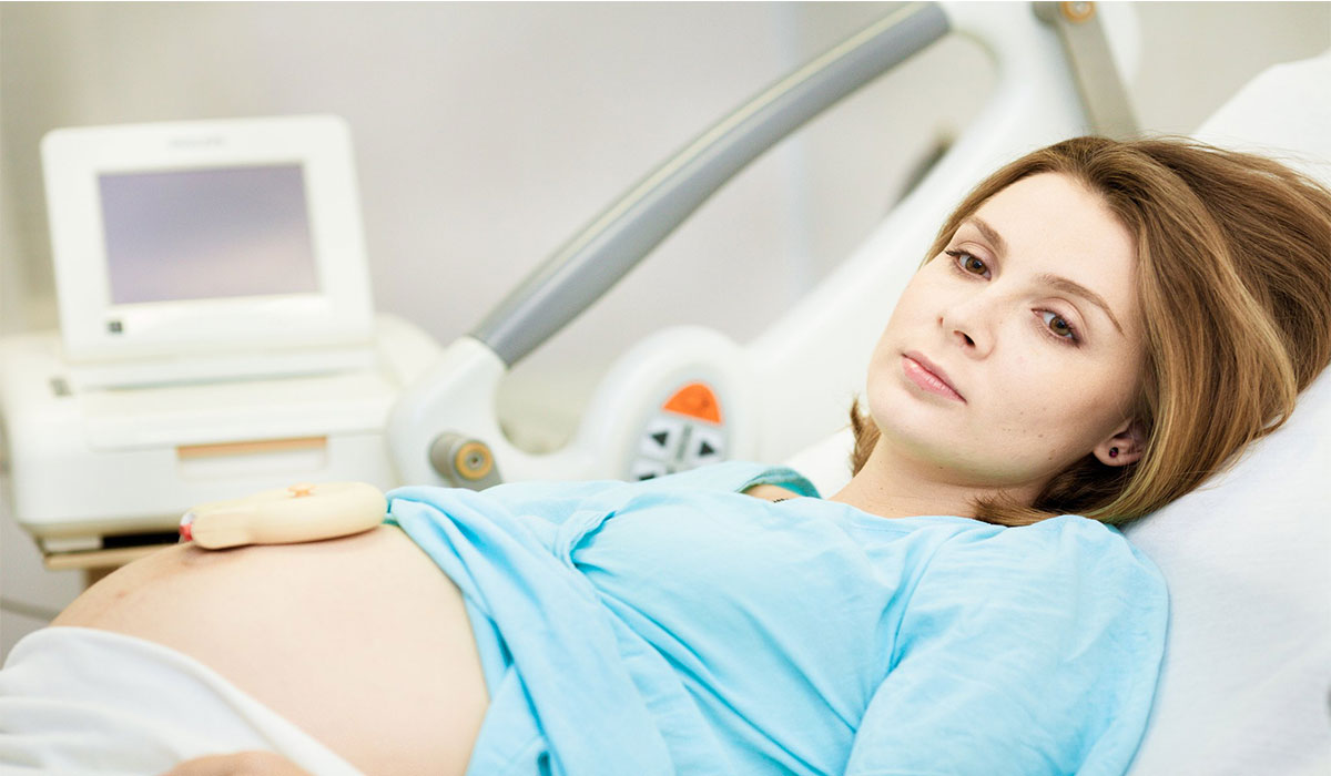 11 سببًا يلجأ فيه الطبيب للولادة القيصري