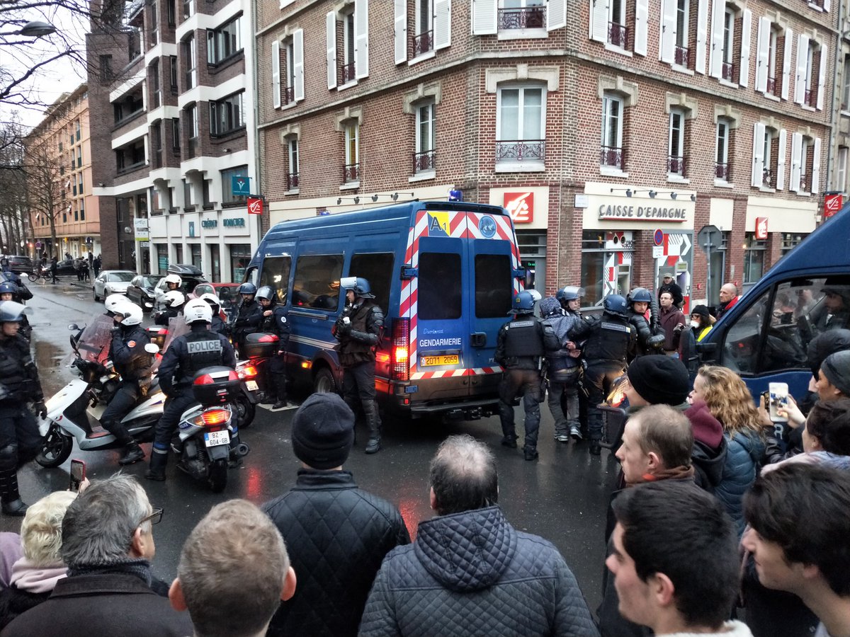 احتجاجات السترات الصفراء في فرنسا