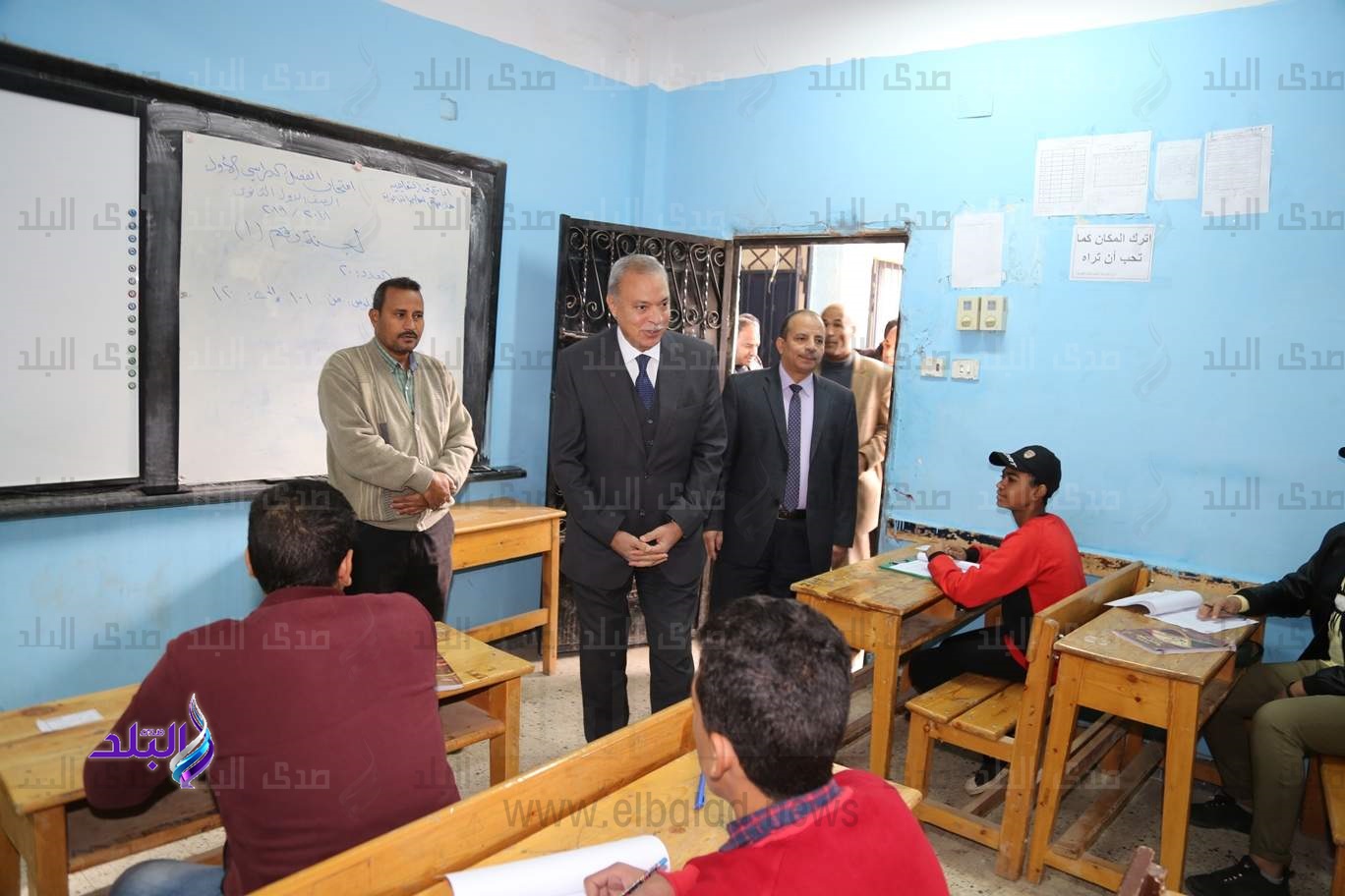 محافظ قنا يتفقد لجان امتحانات الصف الأول الثانوي محافظ قنا يتفقد لجان امتحانات الصف الأول الثانوي