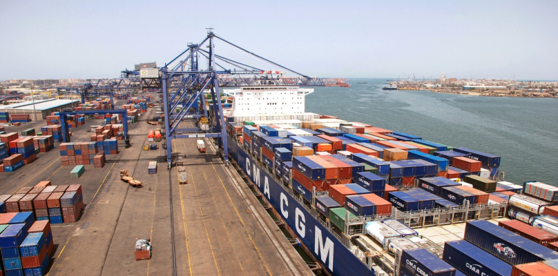 صور أرشيفية - ميناء 