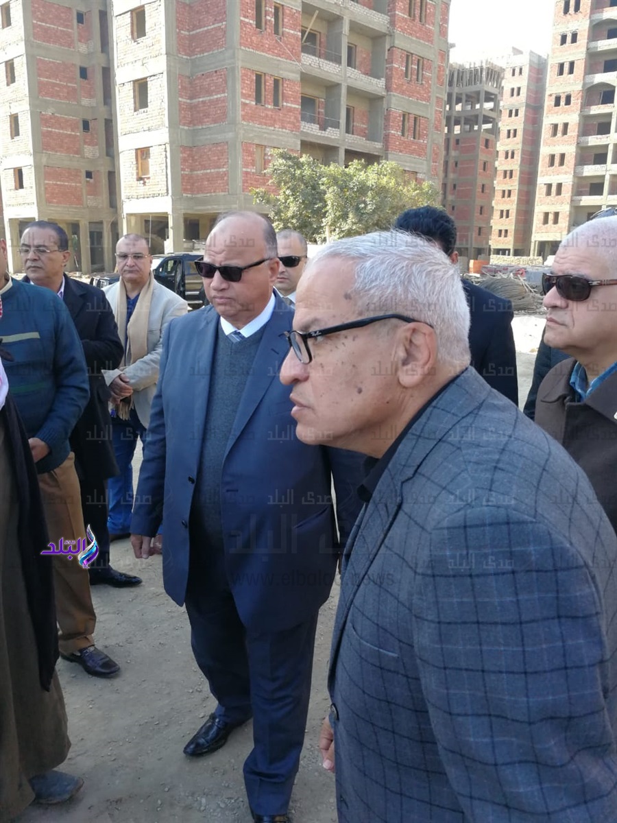 محافظ القاهرة يتفقد مشروع إسكان أرض الخيالة