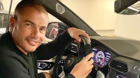 عمرو دياب يجرب سيارة لامبورجيني أوروس عمرو دياب يجرب سيارة لامبورجيني أوروس
