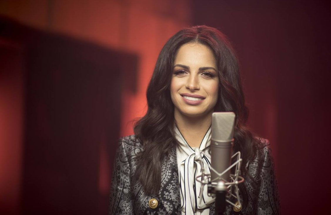 الفنانة آمال ماهر