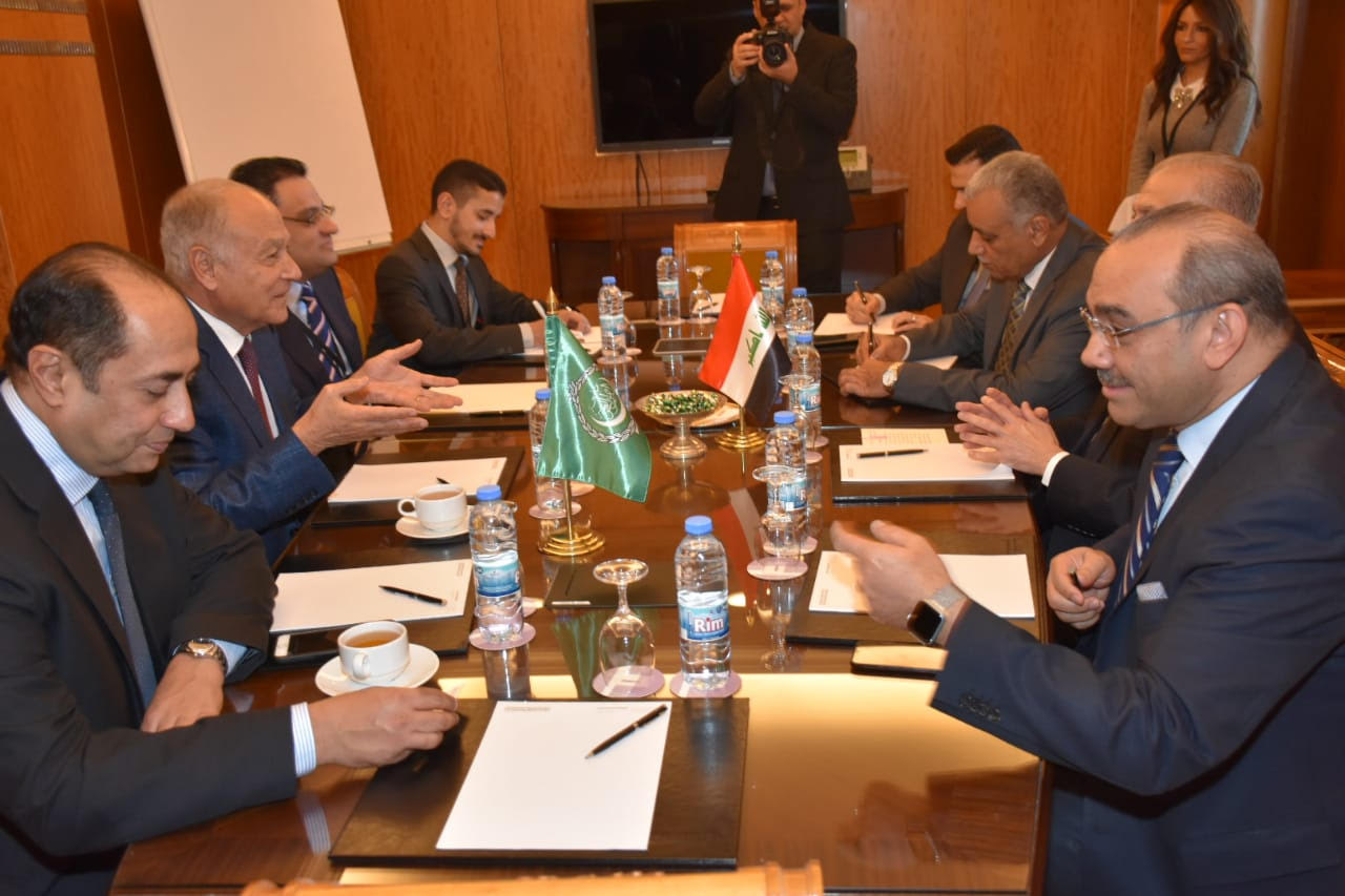 جانب من الاجتماعات 