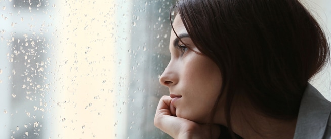 كيف تكتشف اصابتك باكتئاب الشتاء؟ وما العلاج المناسب؟