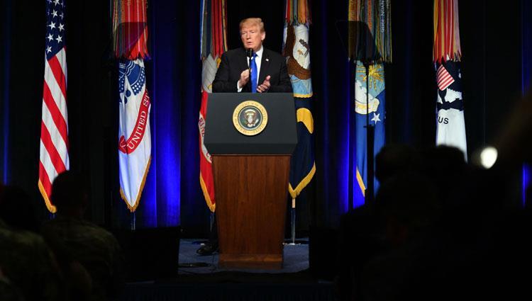 الرئيس الامريكي دونالد ترامب 