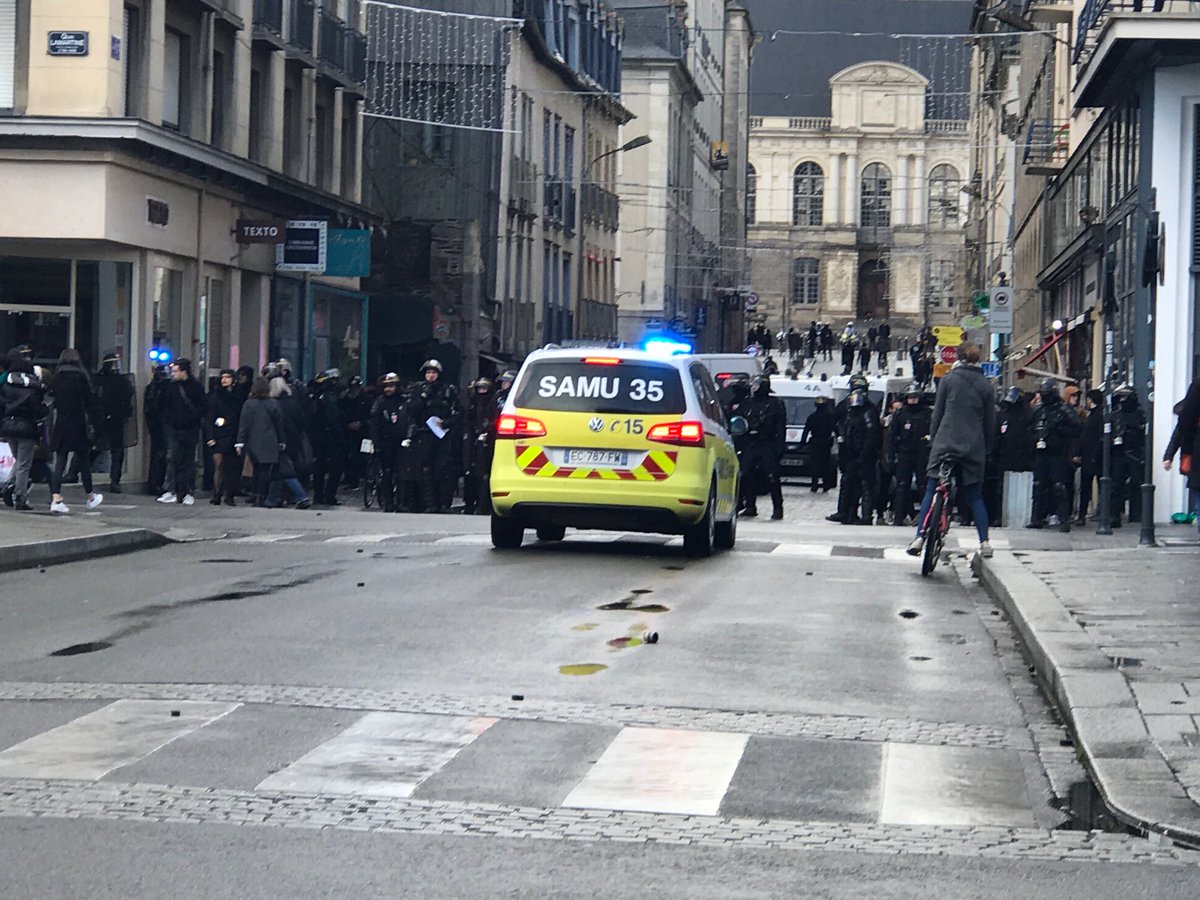 احتجاجات السترات الصفراء