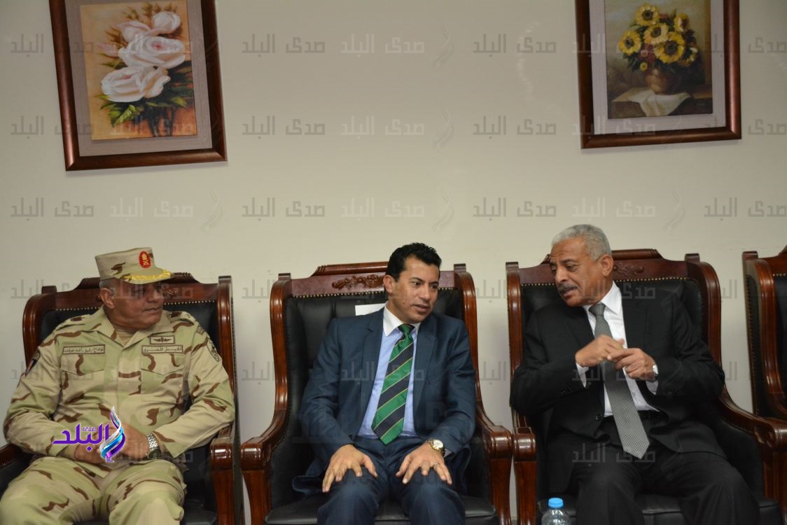 وصول وزير الشباب والرياضية لسويس لحضور مؤتمر المشروعات الصغي وصول وزير الشباب والرياضية لسويس لحضور مؤتمر المشروعات الصغي