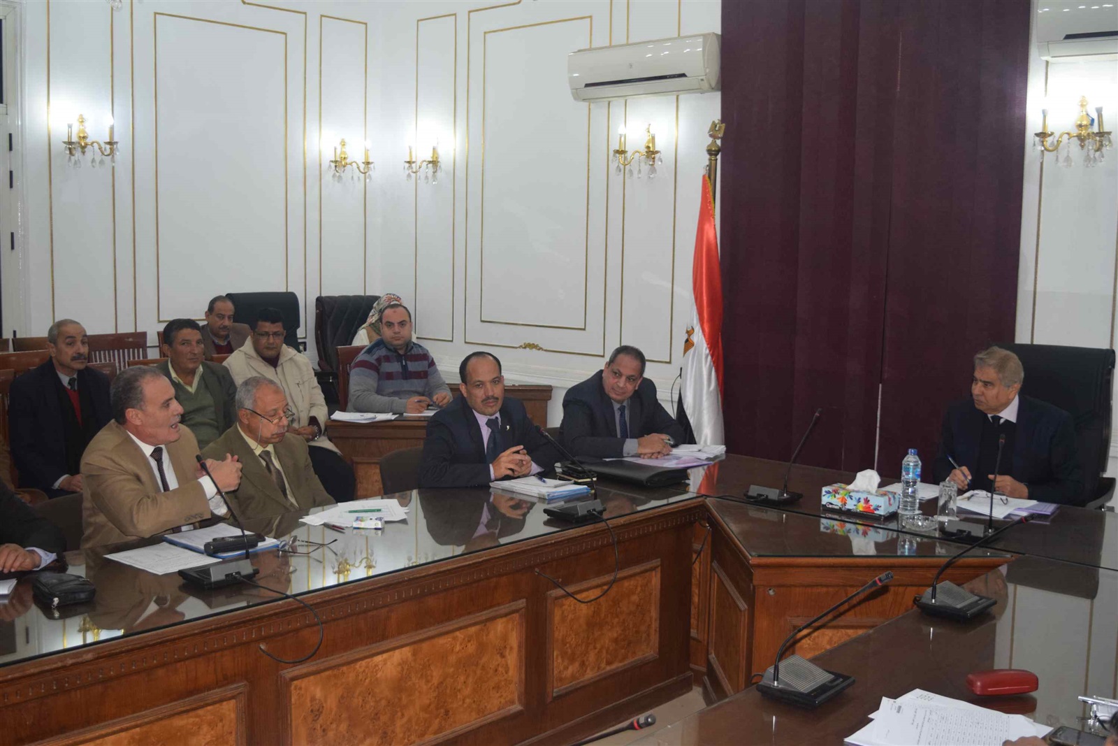 محافظ المنيا يبحث استعدادات زراعة وحصاد محصول القمح