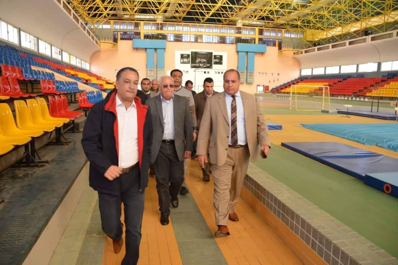 محافظ بورسعيد يكثف جولاته التفقديه بالمنشأت الرياضيه
