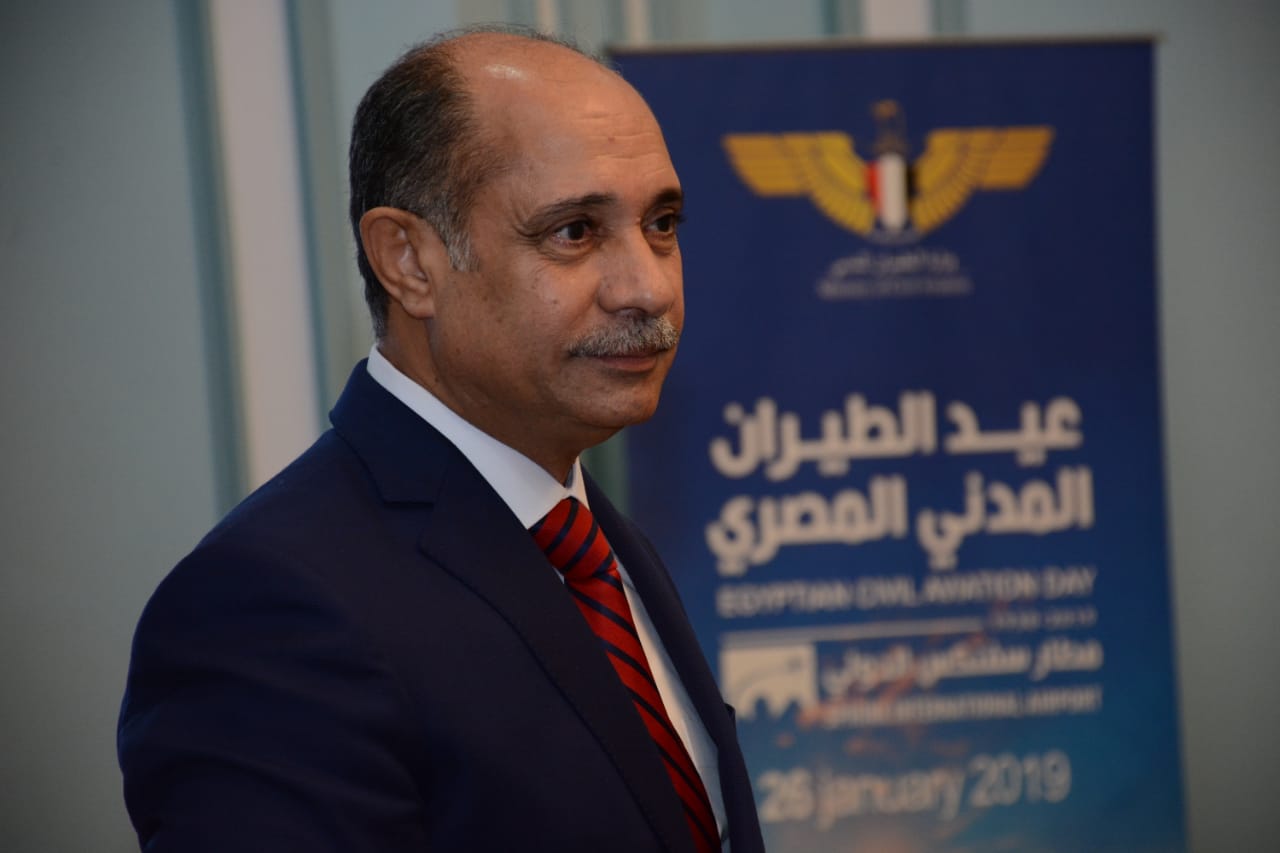 الفريق يونس المصري وزير الطيران الفريق يونس المصري وزير الطيران