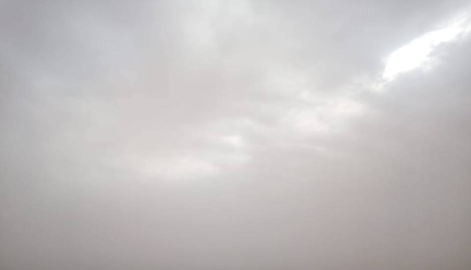 وسحب كثيفة تغطي السماء بالوادى الجديد وسحب كثيفة تغطي السماء بالوادى الجديد