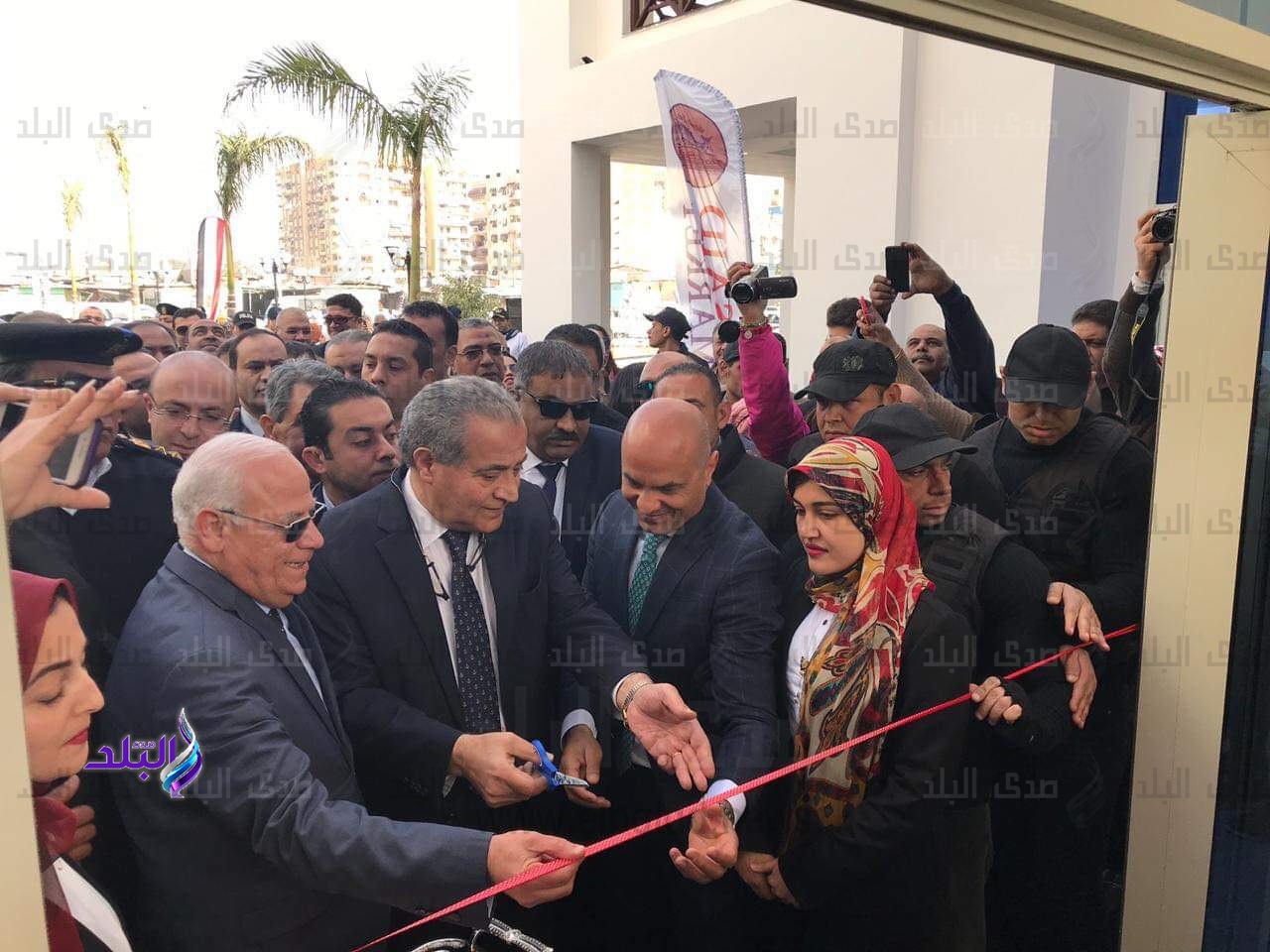 وزير التموين و محافظ بورسعيد 