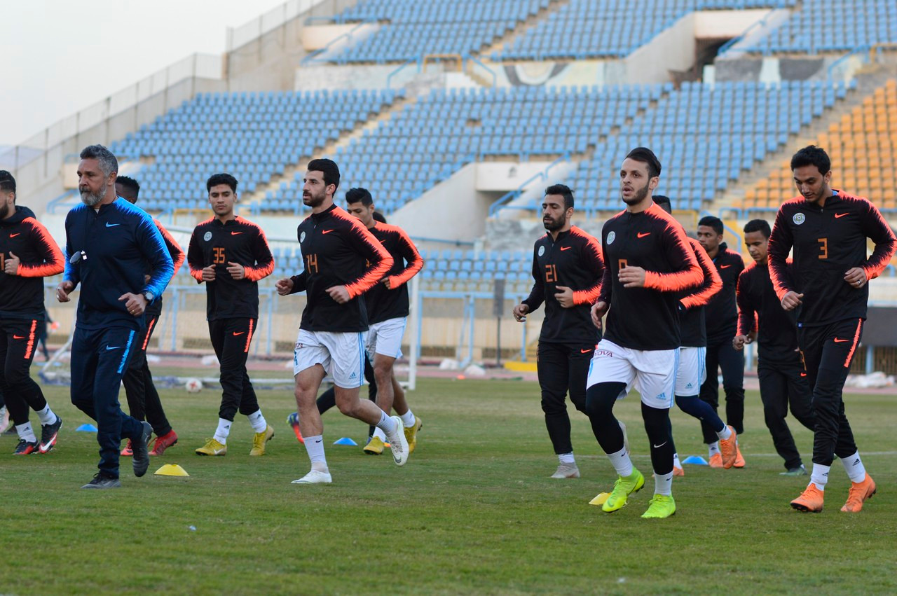 لجنة هندسية تتفقد استاد الإسماعيلي  لجنة هندسية تتفقد استاد الإسماعيلي