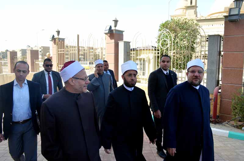 وزير الأوقاف والمفتي ومستشار الرئيس