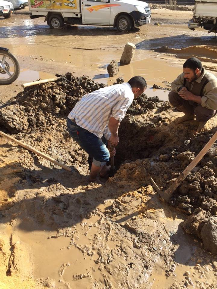 انفجار خط المياه الرئيسى بشبين القناطر انفجار خط المياه الرئيسى بشبين القناطر