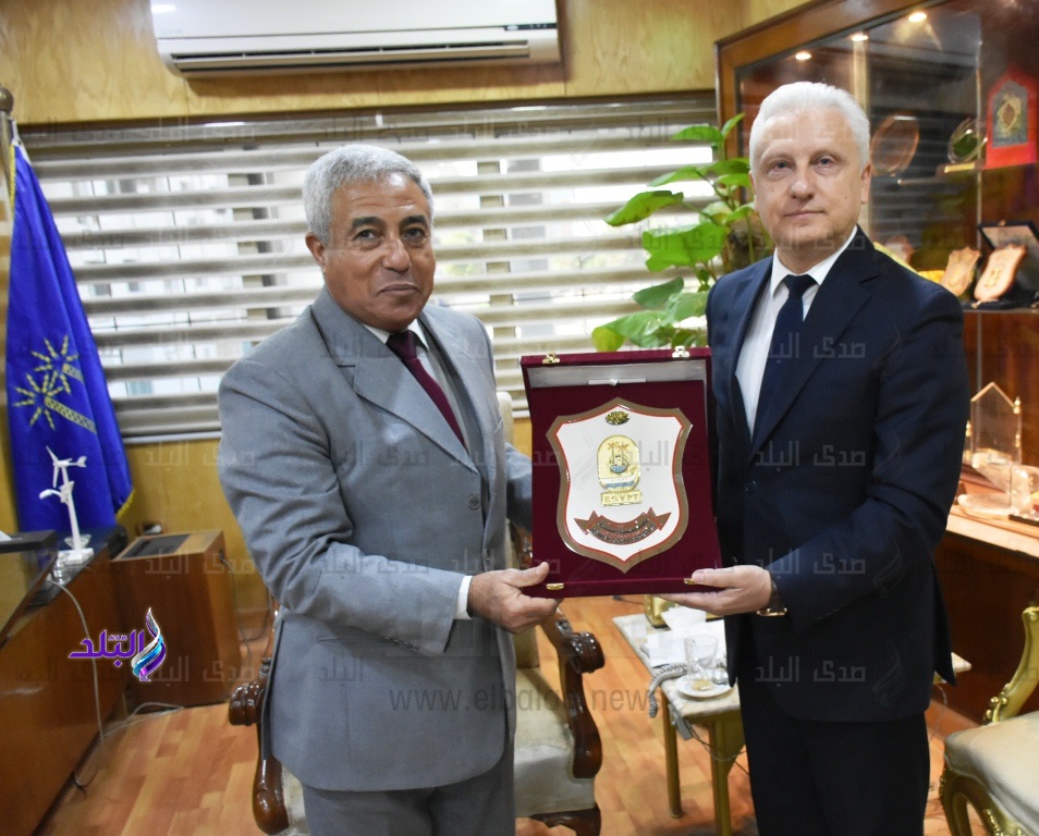 محافظ أسوان يستقبل سفير بيلاروسيا بالقاهرة 
