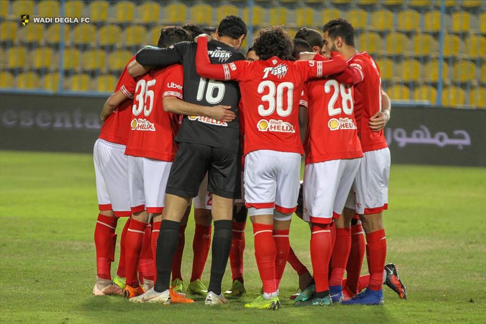  فريق الكرة الأول بالنادى الأهلى