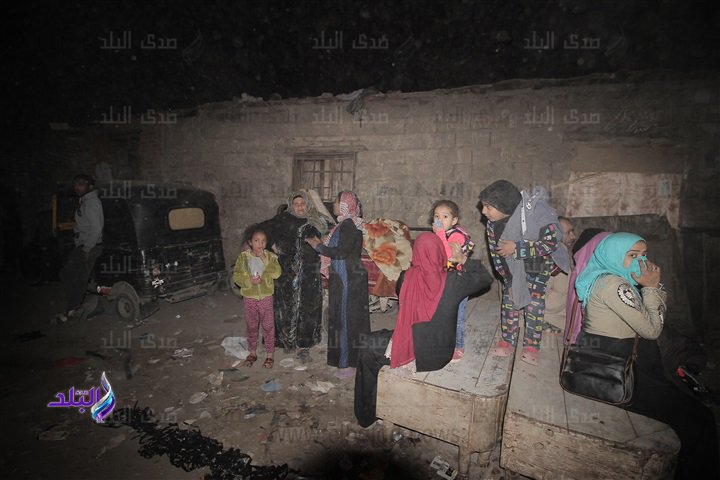 الأهالي أثناء عمليات الإخلاء