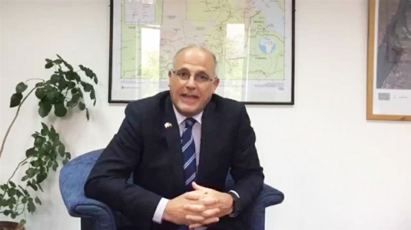 مايكل آرون السفير البريطاني لدى اليمن مايكل آرون السفير البريطاني لدى اليمن