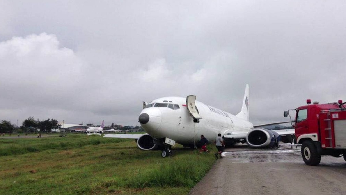 انزلاق طائرة على مدرج مطار في اليابان