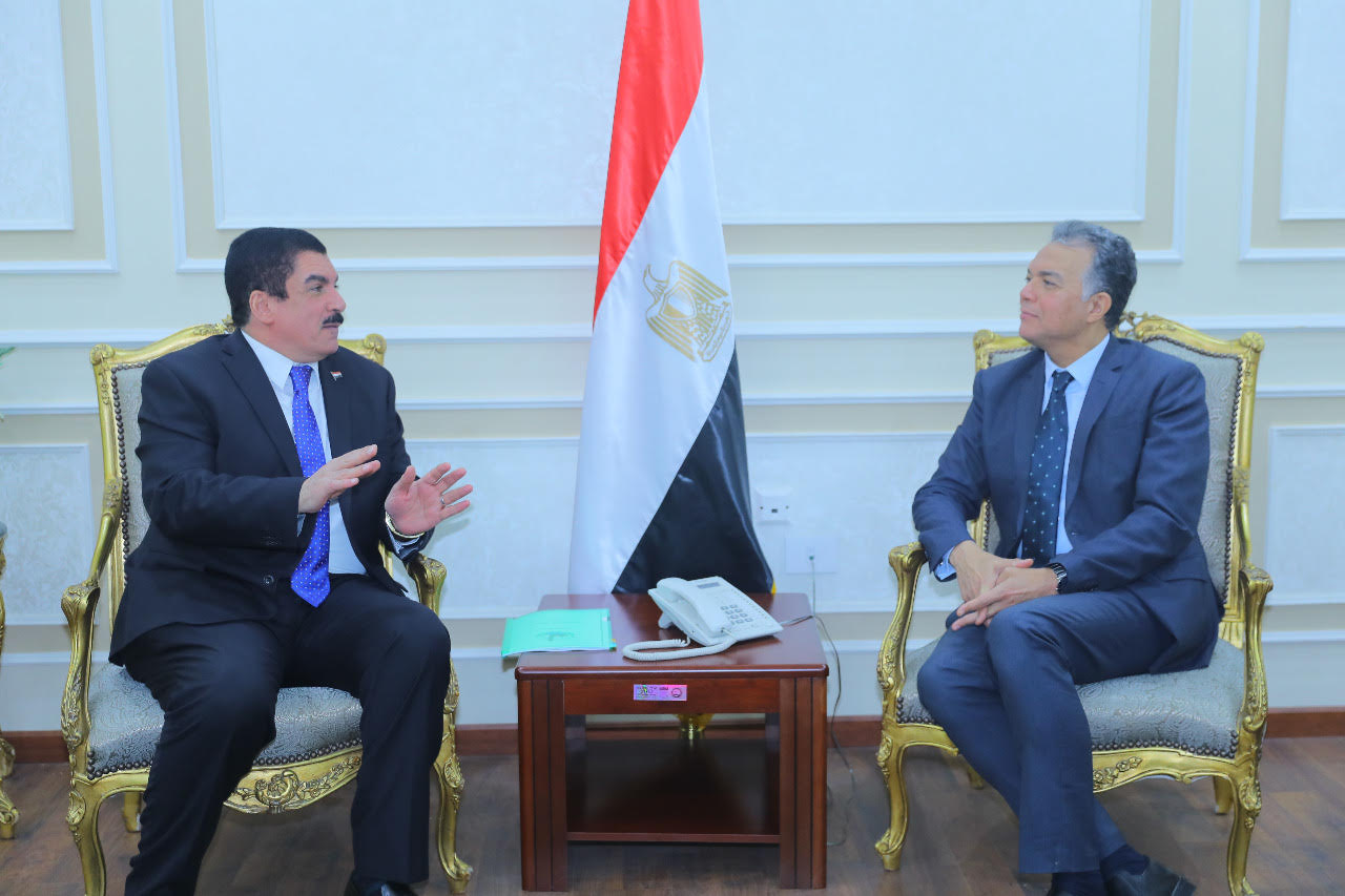 محافظ القليوبية يستعرض مع وزير النقل تنفيذ عدد من المشروعات محافظ القليوبية يستعرض مع وزير النقل تنفيذ عدد من المشروعات