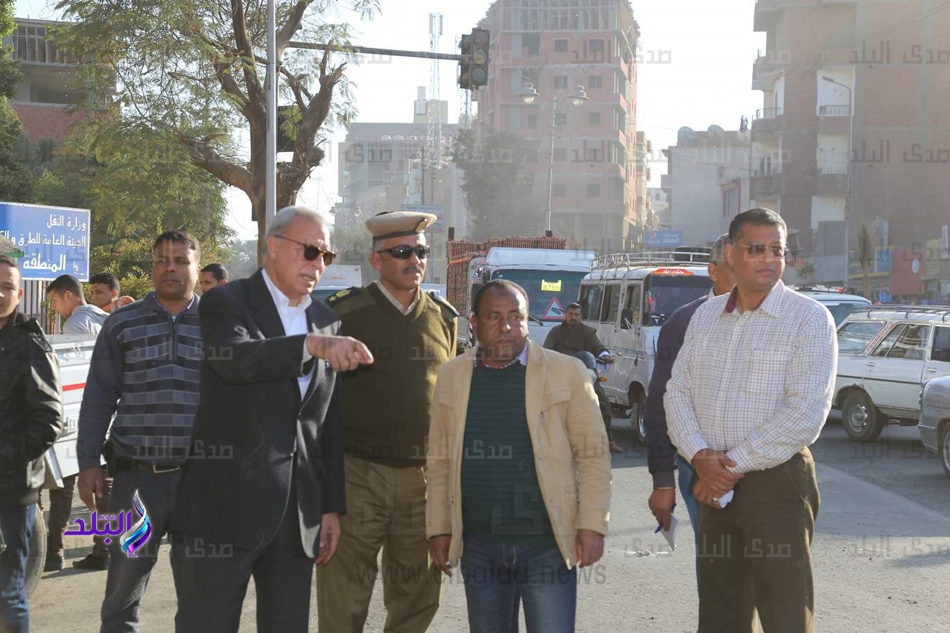 بدء أعمال رصف الطرق الداخلية بمدينة قنا