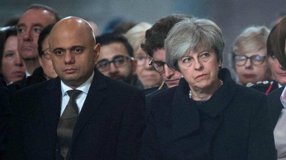 رئيسة الحكومة البريطانية ووزير الداخلية ساجد جاويد