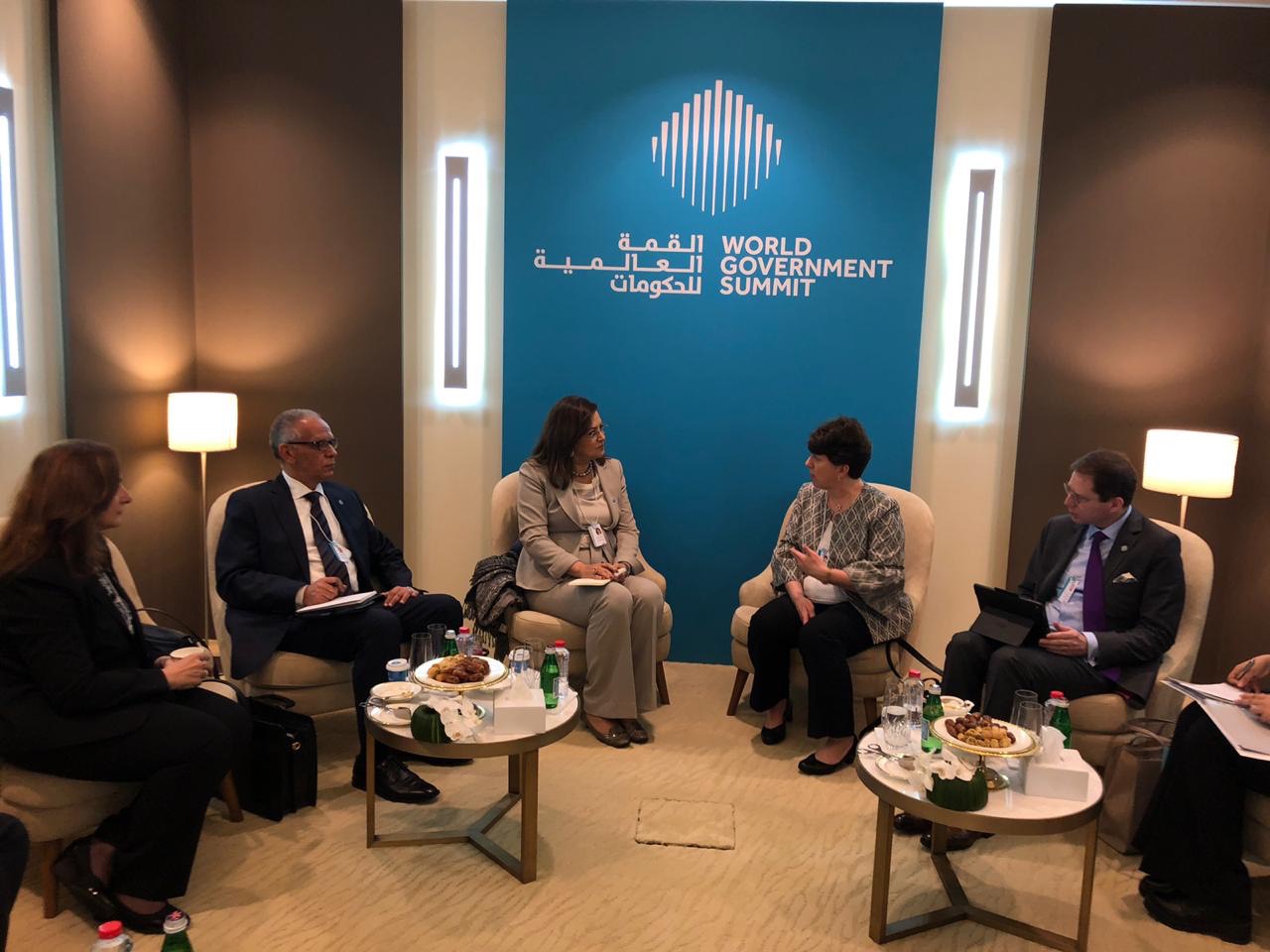 وزيرة التخطيط  وزيرة التخطيط