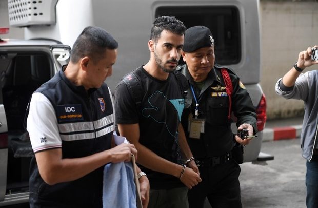 لاعب كرة القدم البحريني حكيم العريبي