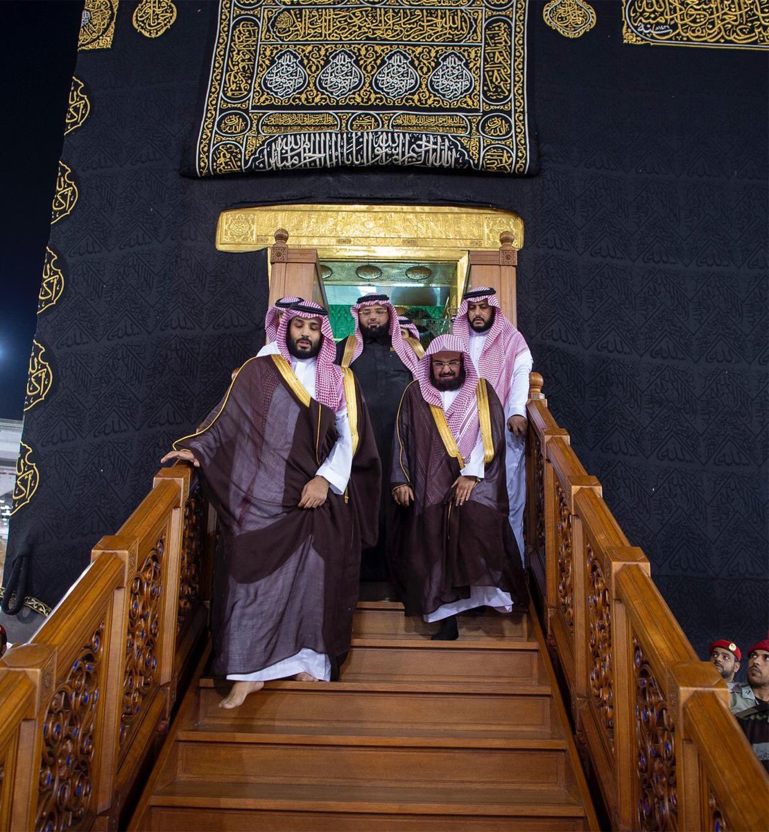 الأمير محمد بن سلمان في الحرم المكي الأمير محمد بن سلمان في الحرم المكي