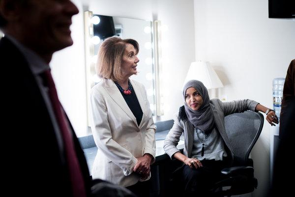 إلهان عمر ونانسي بيلوسي