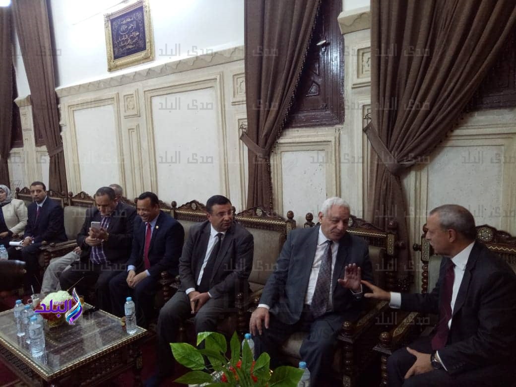 محافظ قنا يستقبل وفد دينية النواب بمسجد سيدي عبد الرحيم محافظ قنا يستقبل وفد دينية النواب بمسجد سيدي عبد الرحيم