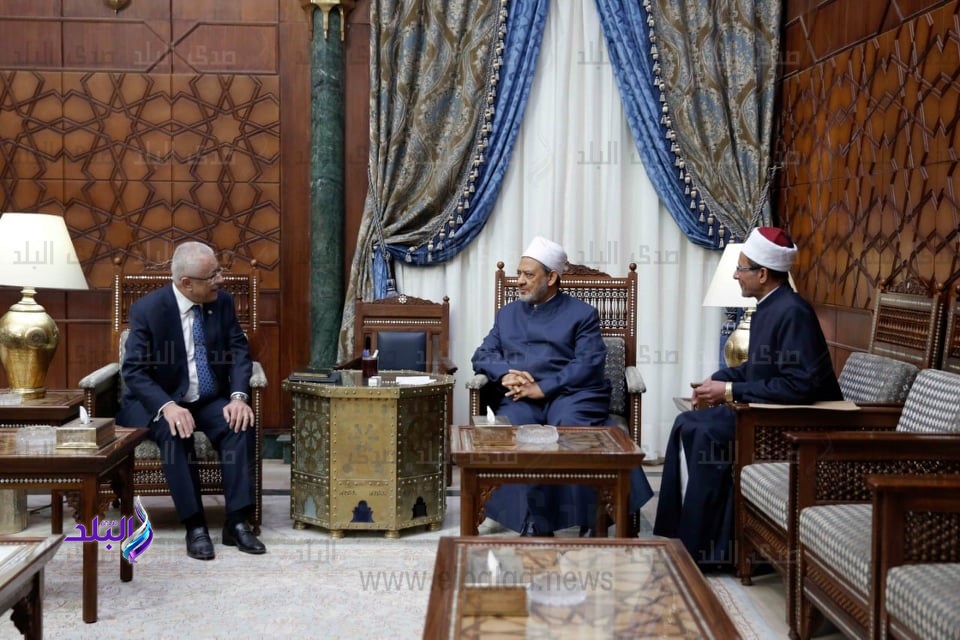 الإمام الأكبر الدكتور أحمد الطيب شيخ الأزهر الإمام الأكبر الدكتور أحمد الطيب شيخ الأزهر