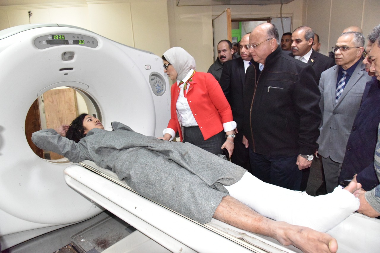 جانب من زيارة وزيرة الصحة