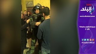 لحظة قيام رجال المفرقعات بإبطال عبوة ناسفة بشقة إرهابى  لحظة قيام رجال المفرقعات بإبطال عبوة ناسفة بشقة إرهابى