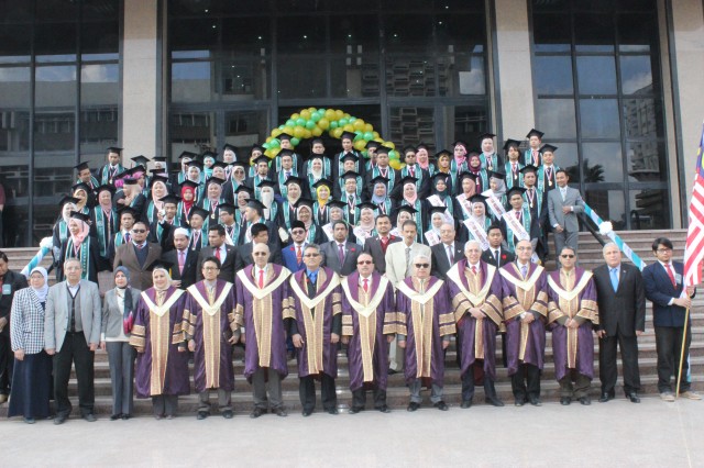 تخريج الدفعة السابعة من الطلاب الماليزيين بـ "طب طنطا"