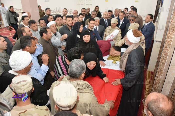 تشييع جثمان شهيد الشرطة في جنازة عسكرية وشعبية بمسقط رأسة با