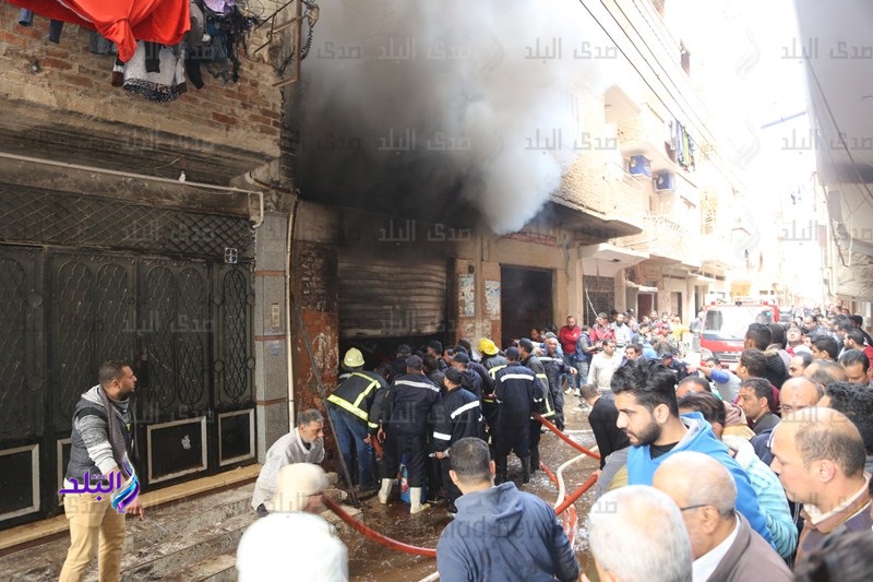 محافظ المنوفية يتابع إخماد حريق بمخزن للبويات