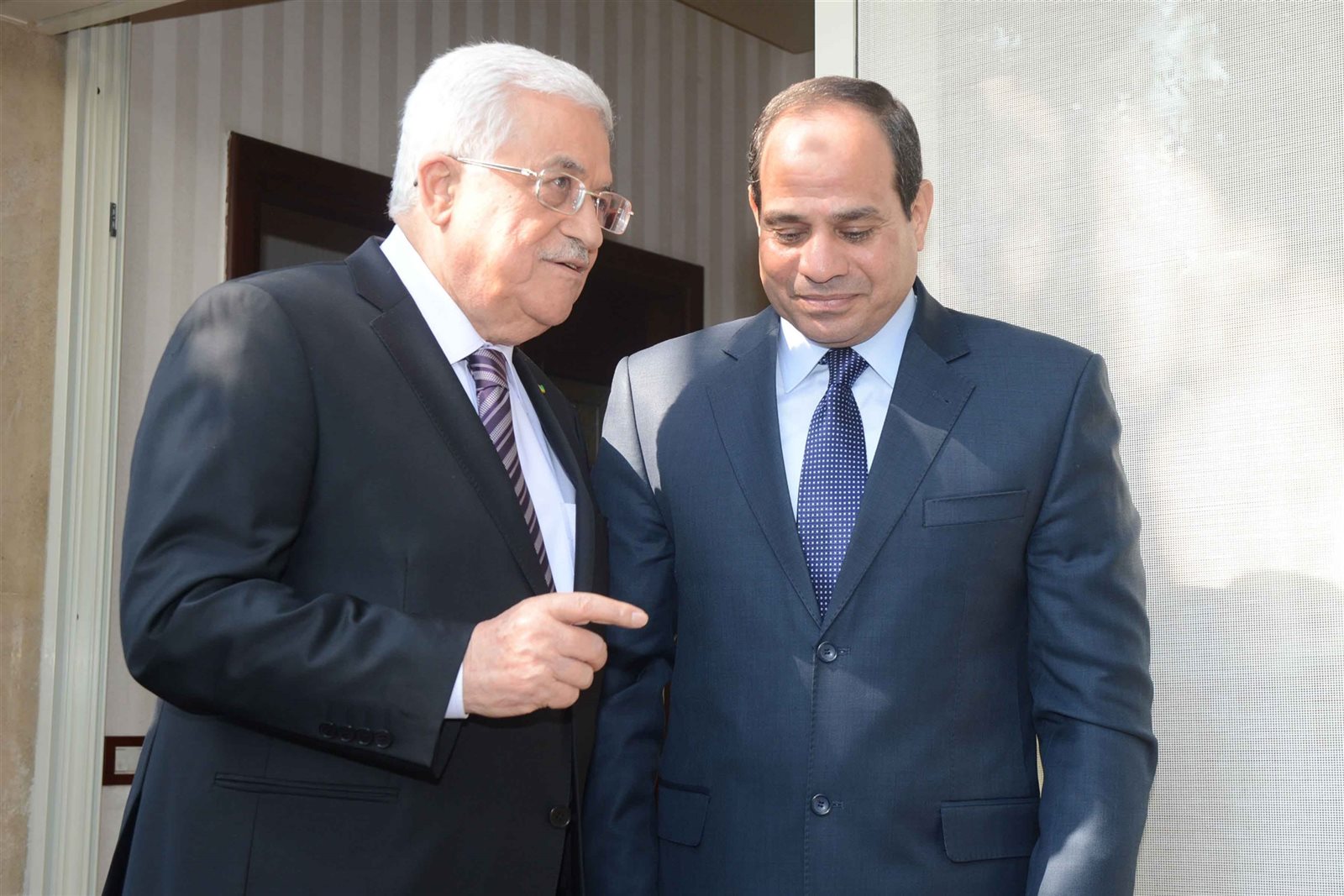الرئيس عبدالفتاح السيسي مع الرئيس محمود عباس رئيس فلسطين