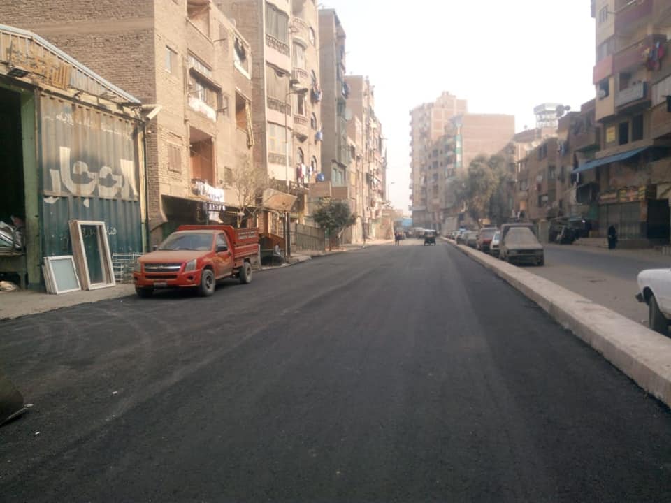 استكمال أعمال رصف الطرق بشبرا الخيمة