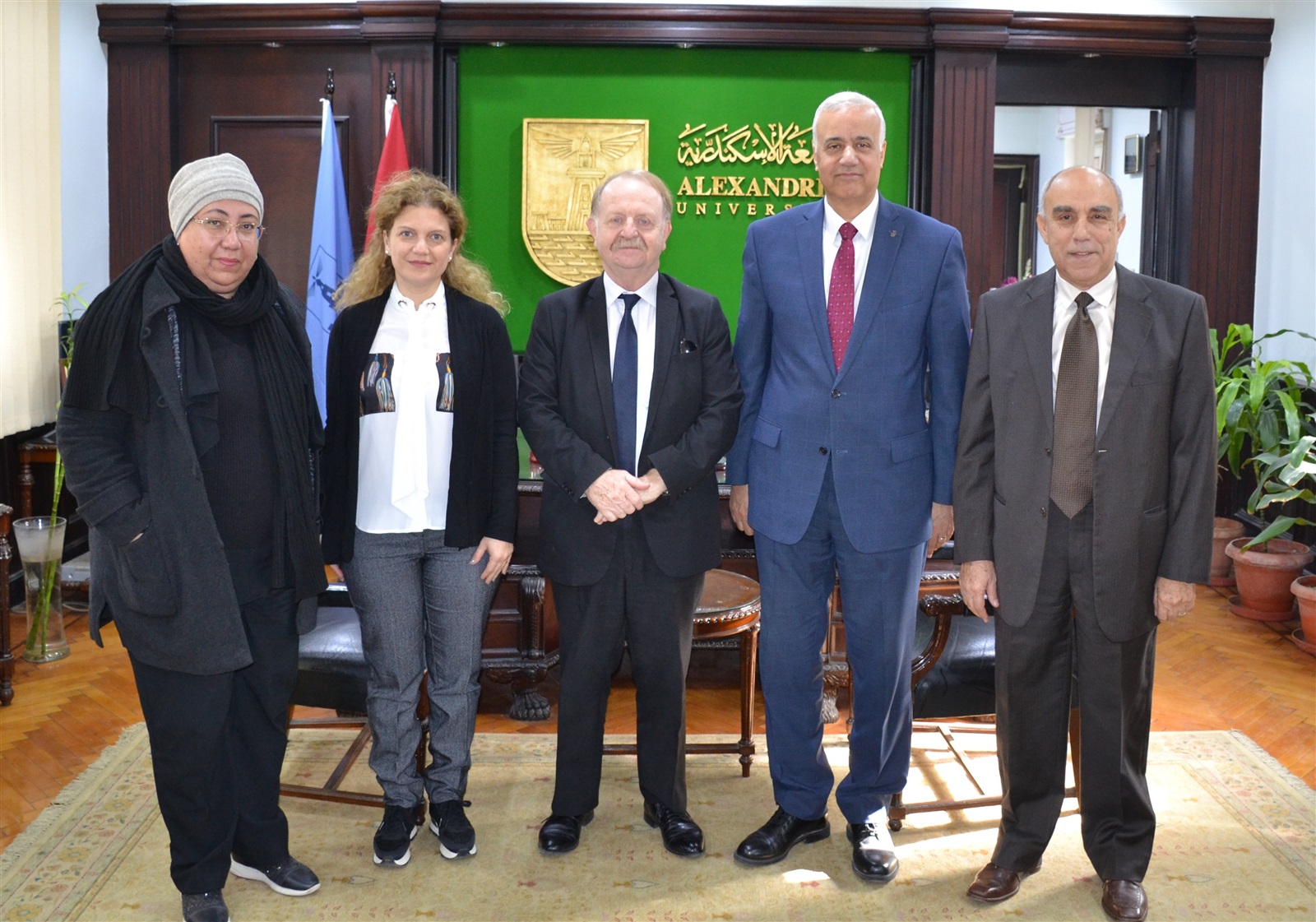 وفد الوكالة الفرانكفونية يزور جامعة الإسكندرية لبحث التعاون 
