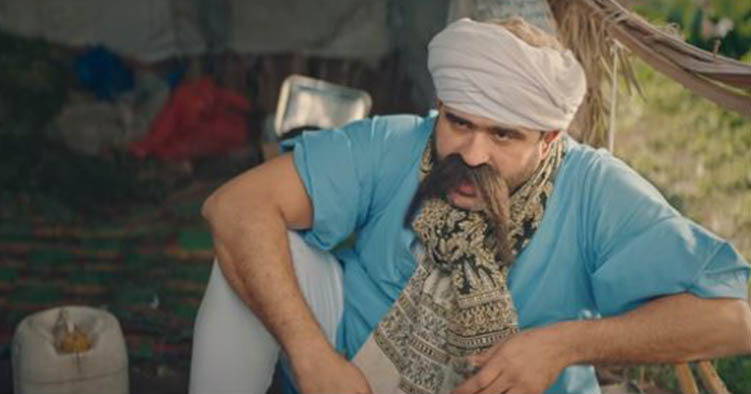 الفنان أكرم حسني